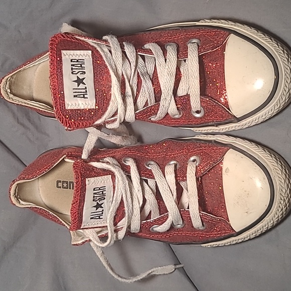 Converse - Picture 1 of 4